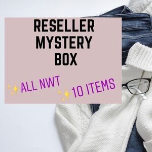 Women’s 8-10 ITEM NWT MYSTERY BOX